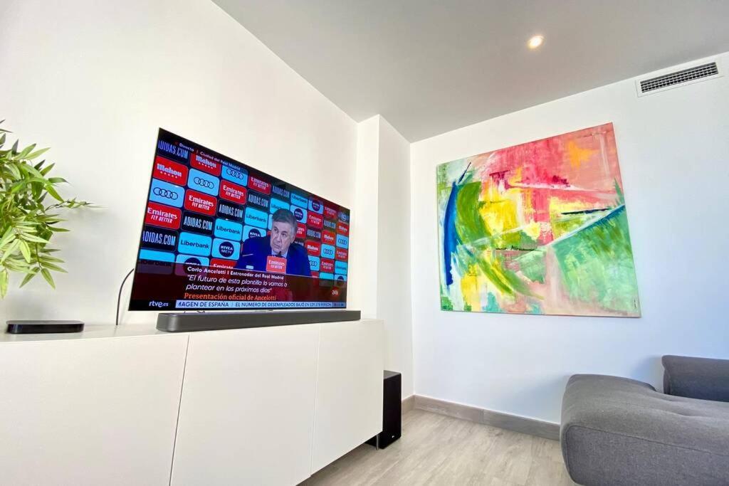 Central Modern Apartment 3 Bed 2 Bath Ел Кампело Екстериор снимка