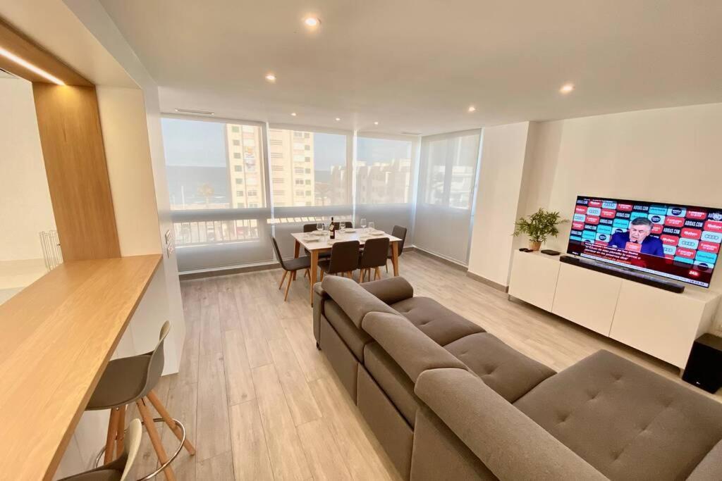 Central Modern Apartment 3 Bed 2 Bath Ел Кампело Екстериор снимка