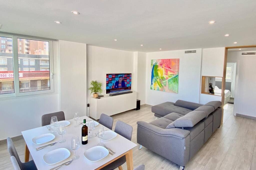 Central Modern Apartment 3 Bed 2 Bath Ел Кампело Екстериор снимка